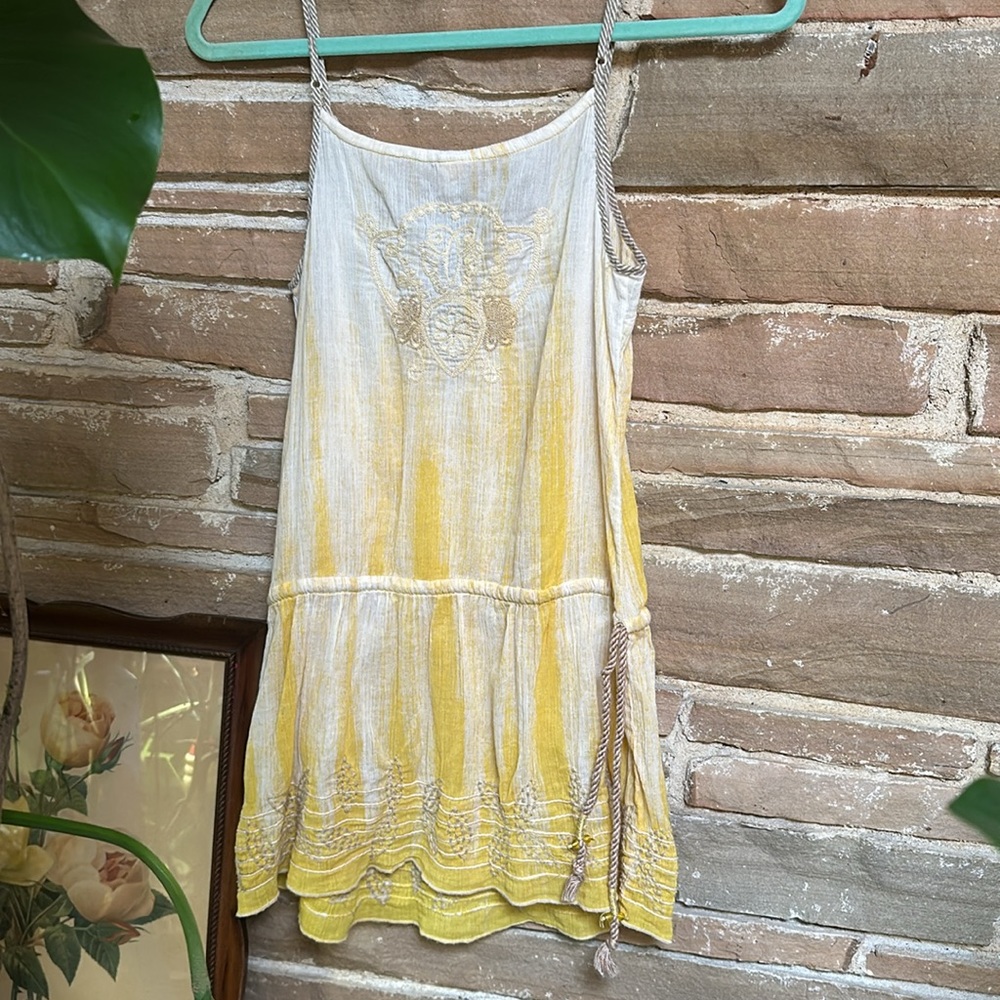 Embroidered Tank Top - Picture 5 of 6